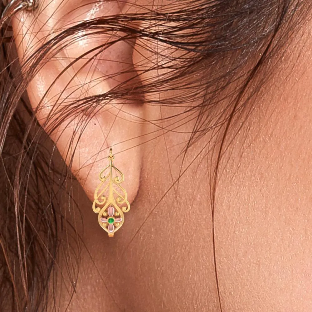 22k Exquisite Earrings Featuring A Unique Pattern And A Yellow Gold Floral Motif